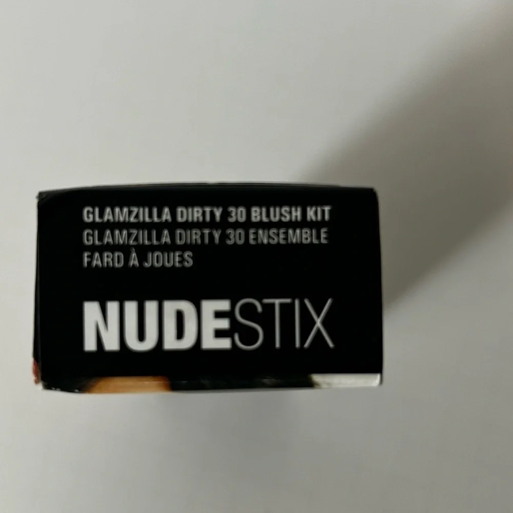 NIB NUDESTIX glamzilla dirty 30 blush kit